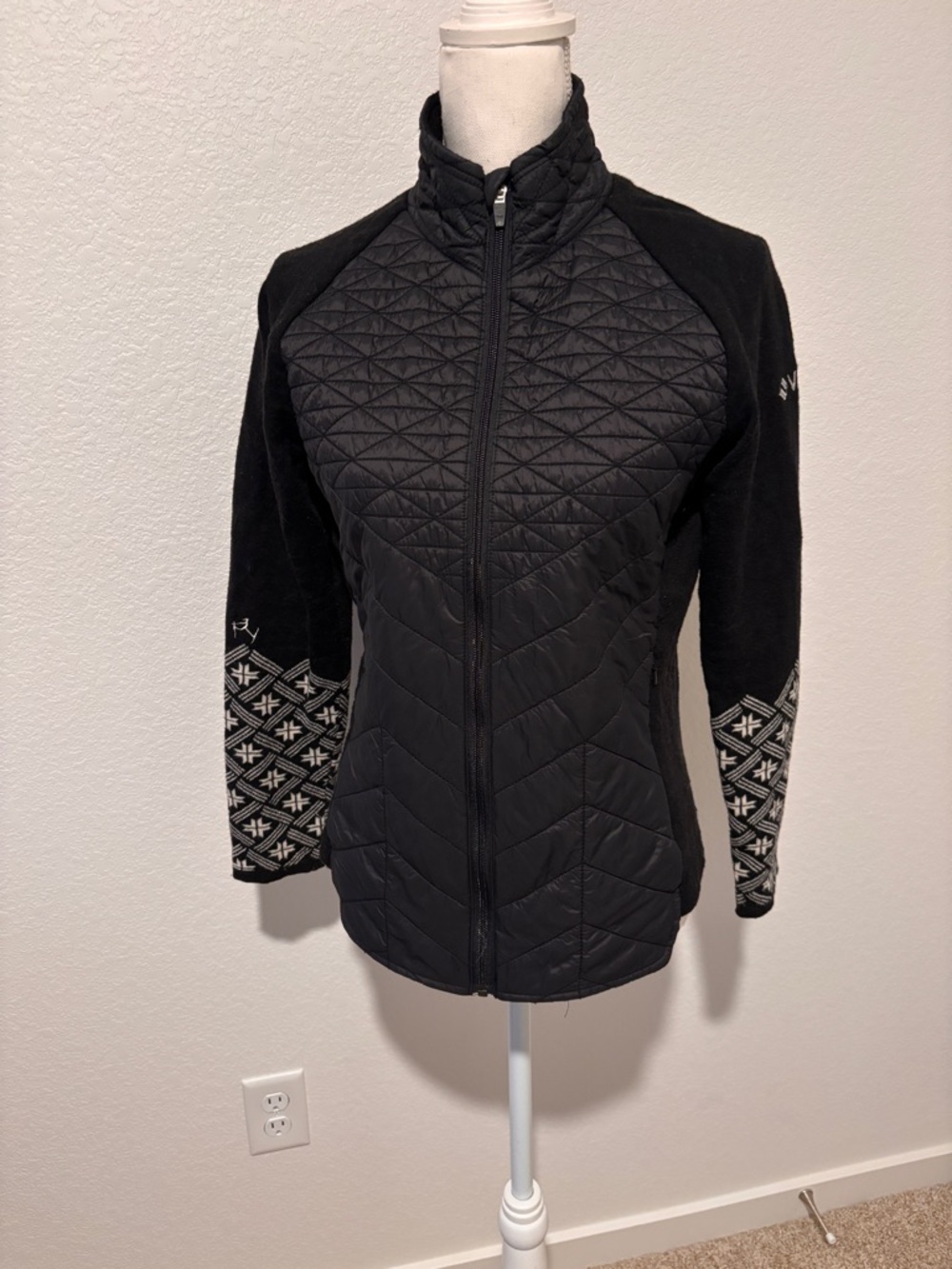 Krimson Klover Black Quilted & Patterned Knit Puffer Jacket sz M